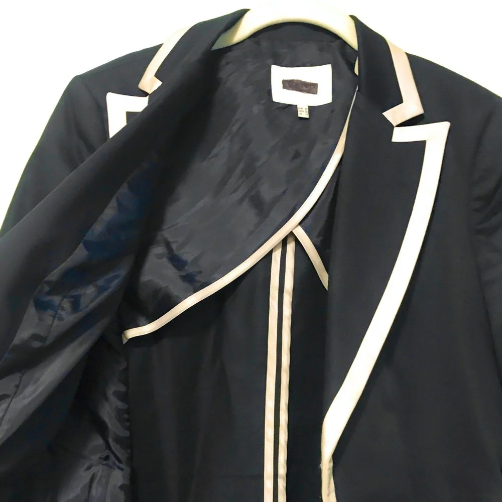 Navy Fitted Blazer Jacket with Cream Trimming Size: S - Picture 4 of 5